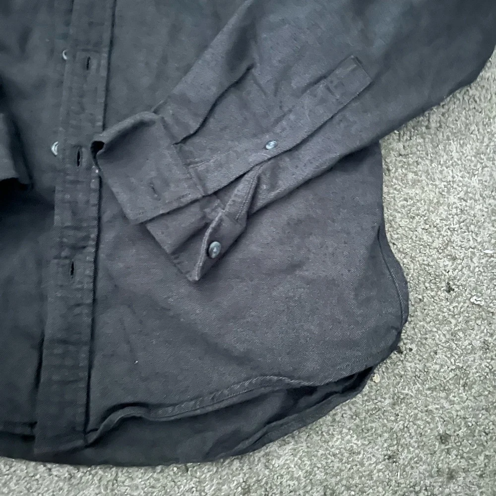 Eddie Bauer Men's Charcoal Button-Down Shirt - Picture 3 of 5